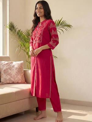 Women Ethnic Motifs Embroidered Regular Kurta with Trousers 1