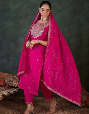 Women Embroidered Regular Sequinned Kurta Set 7