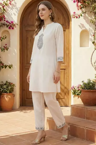 women ethnic motifs embroidered regular thread work  cotton kurti with trousers