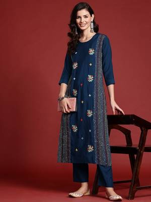 Floral Embroidered Panelled Thread Work Kurta with Trousers 1