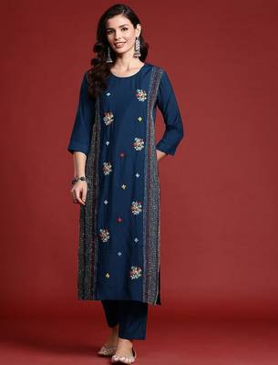 Floral Embroidered Panelled Thread Work Kurta with Trousers 2