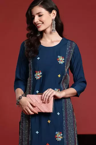 Floral Embroidered Panelled Thread Work Kurta with Trousers