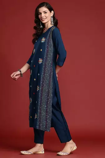 Floral Embroidered Panelled Thread Work Kurta with Trousers