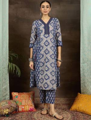 floral printed v-neck  cotton a-line kurta with trousers 2