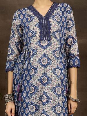 floral printed v-neck  cotton a-line kurta with trousers 3