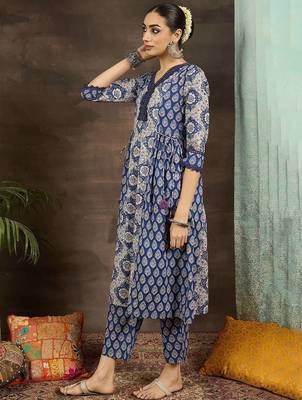 floral printed v-neck  cotton a-line kurta with trousers 4