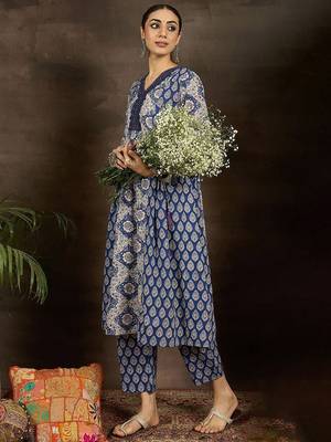 floral printed v-neck  cotton a-line kurta with trousers 6