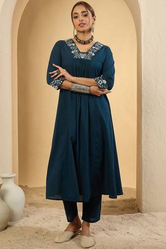 women ethnic motifs embroidered  cotton kurta with trousers