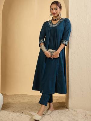 Women Ethnic Motifs Embroidered Pure Cotton Kurta with Trousers 6