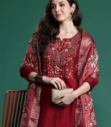 Floral Embroidered Thread Work Kurta with Trousers & With Dupatta