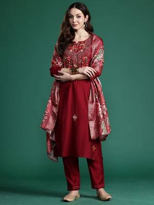 Floral Embroidered Thread Work Kurta with Trousers & With Dupatta 1