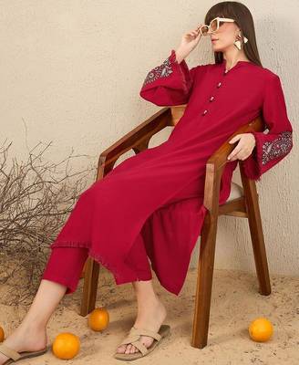 Mandarin Collar Thread Work Straight Kurta with Trousers 1