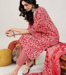 Floral Printed Straight Kurta With Trousers & Dupatta