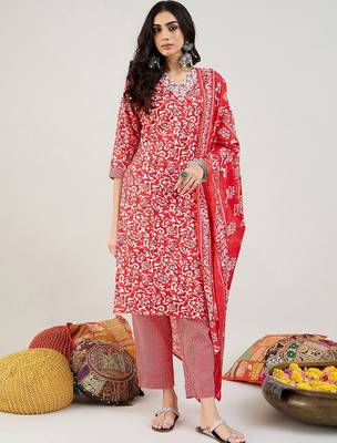 Floral Printed Straight Kurta With Trousers & Dupatta 1