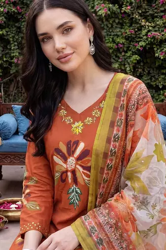 Women Floral Embroidered Regular Thread Work Pure Cotton Kurta with Trousers & With Dupatta