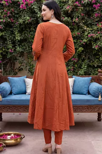 Women Floral Embroidered Regular Thread Work Pure Cotton Kurta with Trousers & With Dupatta