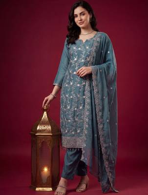 Ethnic Motifs Embroidered Thread Work Kurta with Trousers & With Dupatta 1