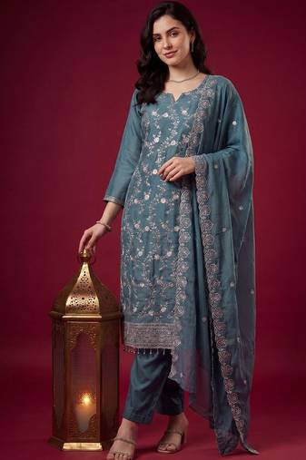 Ethnic Motifs Embroidered Thread Work Kurta with Trousers & With Dupatta