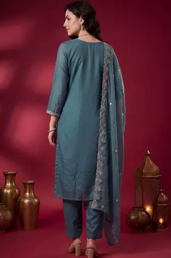 Ethnic Motifs Embroidered Thread Work Kurta with Trousers & With Dupatta