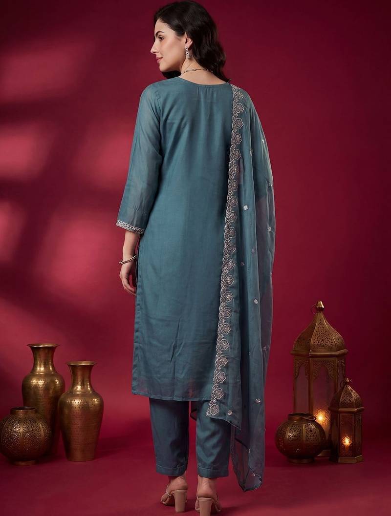Ethnic Motifs Embroidered Thread Work Kurta with Trousers & With Dupatta
