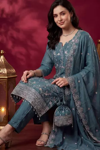 Ethnic Motifs Embroidered Thread Work Kurta with Trousers & With Dupatta