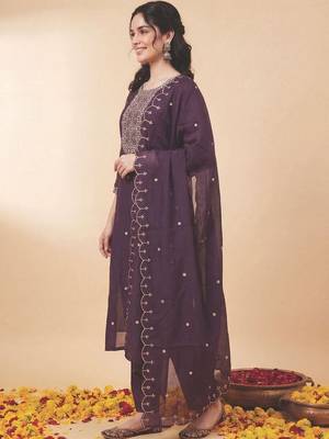 Women Ethnic Motifs Embroidered Regular Mirror Work Kurta with Trousers & With Dupatta 1