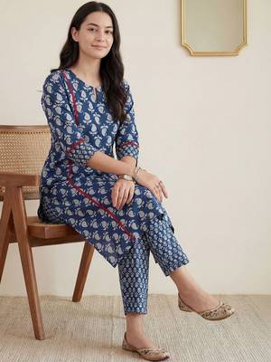 Women Paisley Printed Panelled Mirror Work Pure Cotton Kurta with Trousers 1