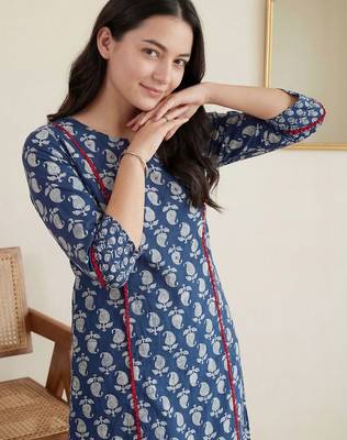 Women Paisley Printed Panelled Mirror Work Pure Cotton Kurta with Trousers 3