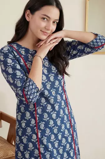 women paisley printed panelled mirror work  cotton kurta with trousers