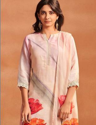 Women Floral Printed Regular Linen Kurta with Trousers & With Dupatta 2