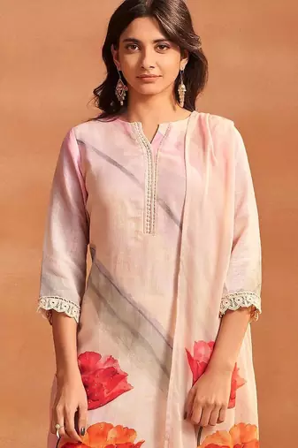 Women Floral Printed Regular Linen Kurta with Trousers & With Dupatta