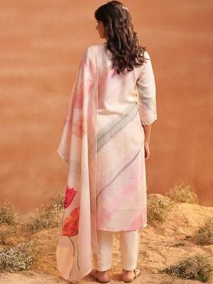 Women Floral Printed Regular Linen Kurta with Trousers & With Dupatta 5
