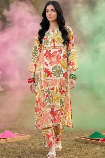 Women Floral Printed Regular Kurta with Trousers & With Dupatta