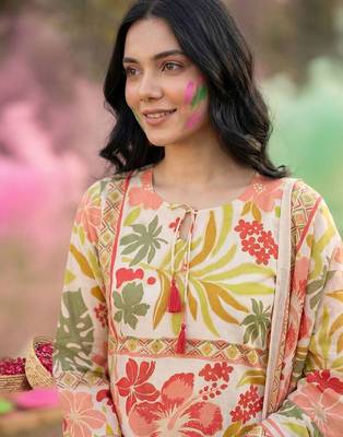 Women Floral Printed Regular Kurta with Trousers & With Dupatta 2