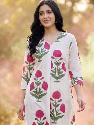 Women Floral Printed Regular Pure Cotton Kurta with Trousers 1