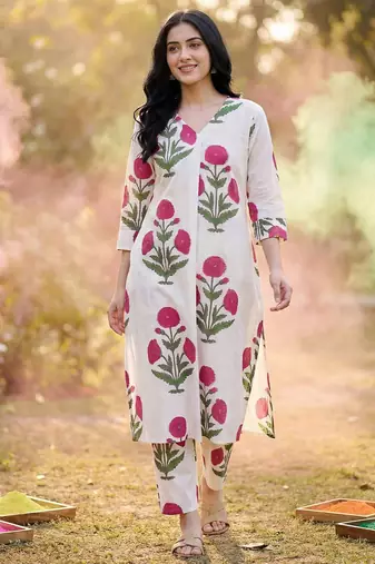 women floral printed regular  cotton kurta with trousers