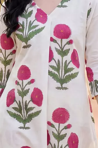 women floral printed regular  cotton kurta with trousers