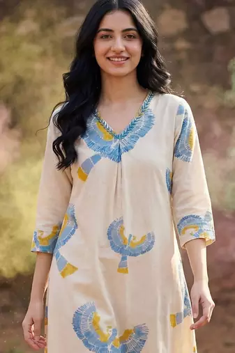 women ethnic motifs printed regular  cotton kurta with trousers
