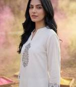 women paisley embroidered regular thread work  cotton kurta with trousers