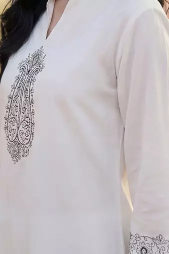 women paisley embroidered regular thread work  cotton kurta with trousers