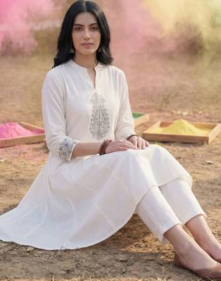 women paisley embroidered regular thread work  cotton kurta with trousers 6