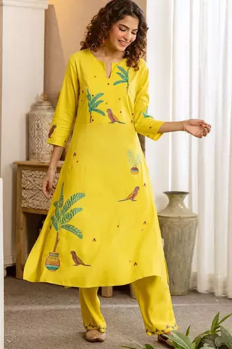 Women Ethnic Motifs Printed Regular Kurta with Trousers