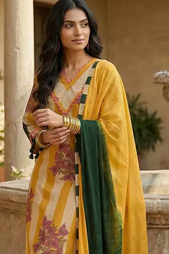 women printed regular  cotton kurta with trousers & with dupatta