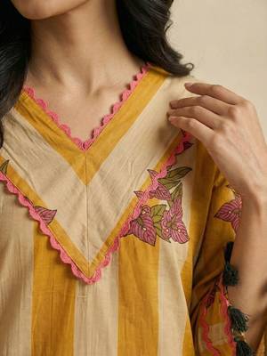 Women Printed Regular Pure Cotton Kurta with Trousers & With Dupatta 6