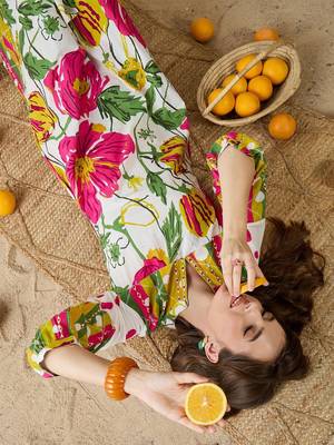 Women Floral Printed Regular Pure Cotton Kurta with Trousers 1