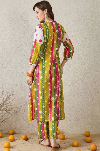 women floral printed regular  cotton kurta with trousers