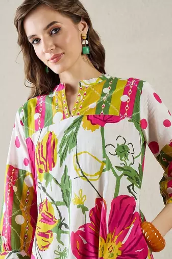 women floral printed regular  cotton kurta with trousers