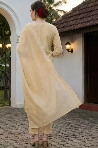 women floral embroidered regular thread work  cotton kurta with trousers & with dupatta