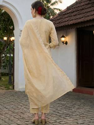 Women Floral Embroidered Regular Thread Work Pure Cotton Kurta with Trousers & With Dupatta 5