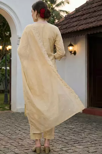 women floral embroidered regular thread work  cotton kurta with trousers & with dupatta